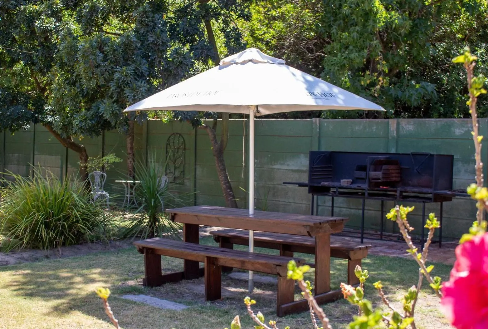 New Hunters Moon Hotel Kraaifontein Guest house