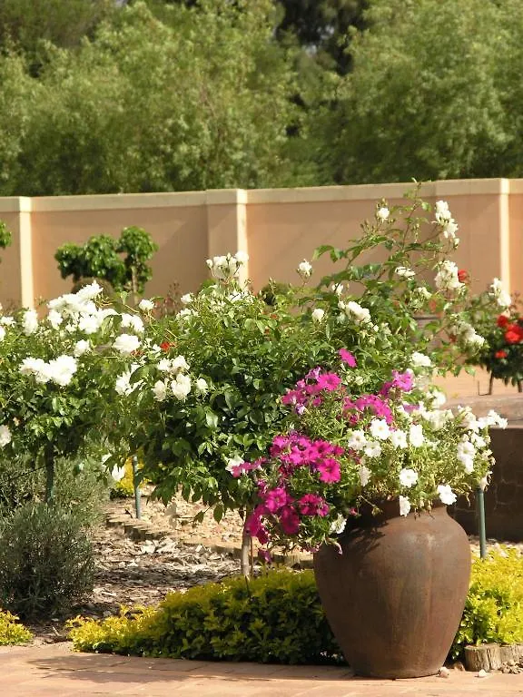 New Hunters Moon Hotel Kraaifontein Guest house